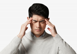 青年男性头疼