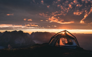 露营帐篷高山风景日落摄影高清壁纸