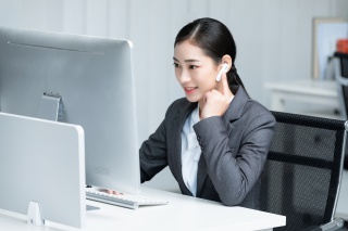 话务员客服美女