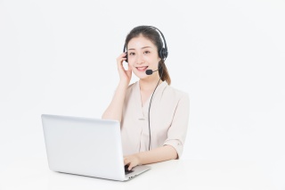 女性客服接电话