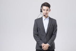 职业男性电话客服