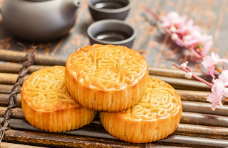 三个中秋月饼
